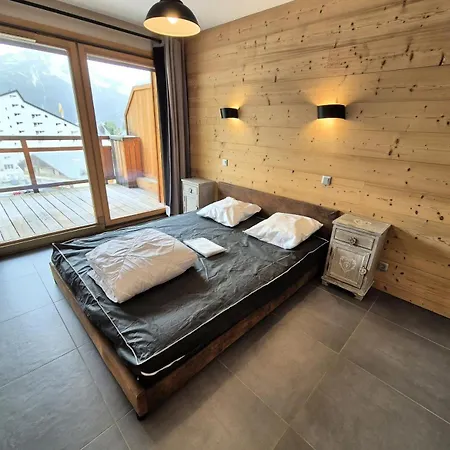 La - La Mae-9451 Apartment *