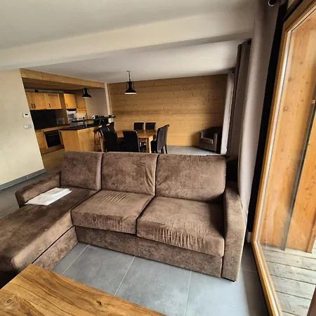 La - La Mae-9451 Apartment *